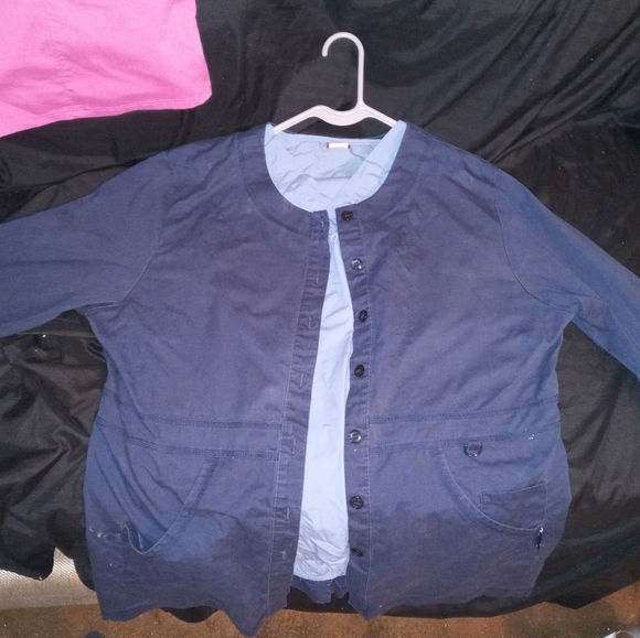 3 Whole scrub outfits - Picture 3 of 8